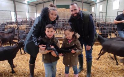 Vive en Iznájar una experiencia turística en torno al queso de cabra