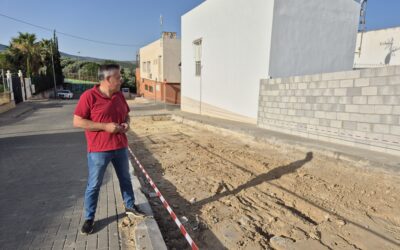 El Ayuntamiento inicia las obras en los aparcamientos de las calles Puente de Hierro y Puente del Agua